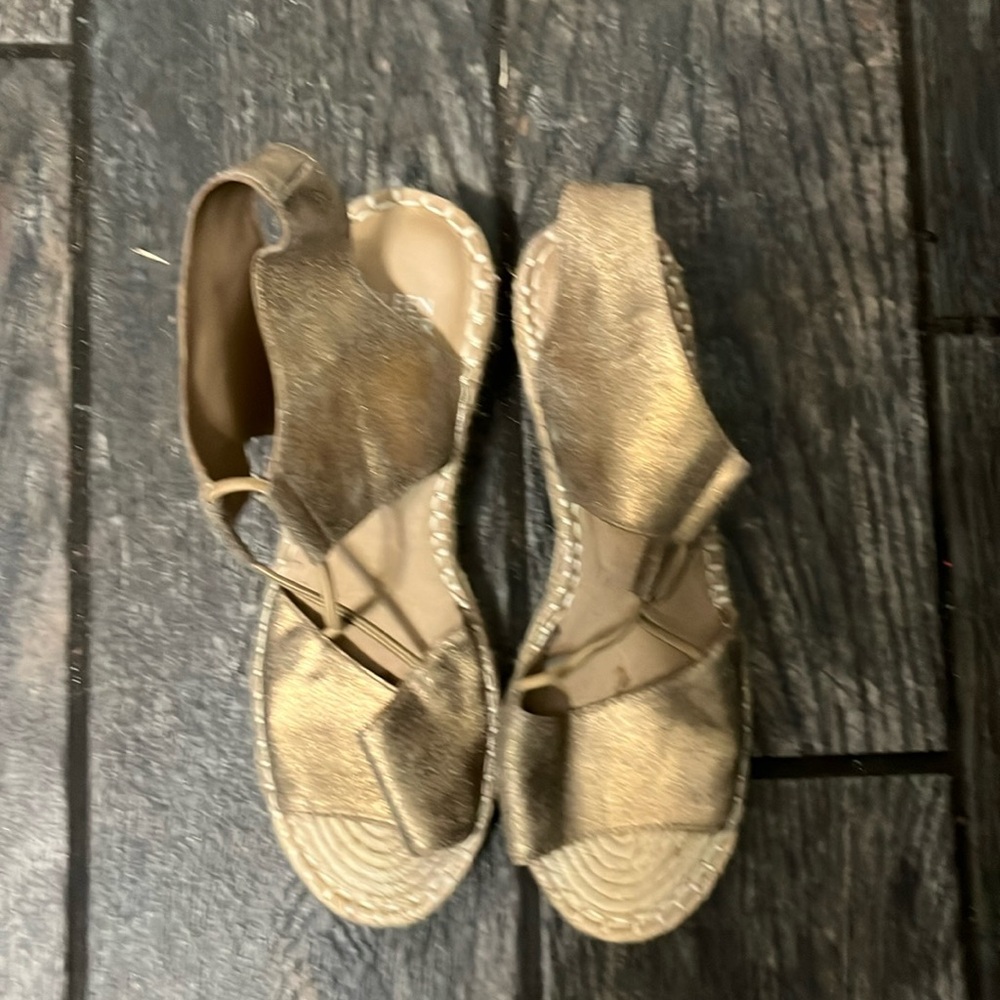 Eileen Fisher Metallic wedges